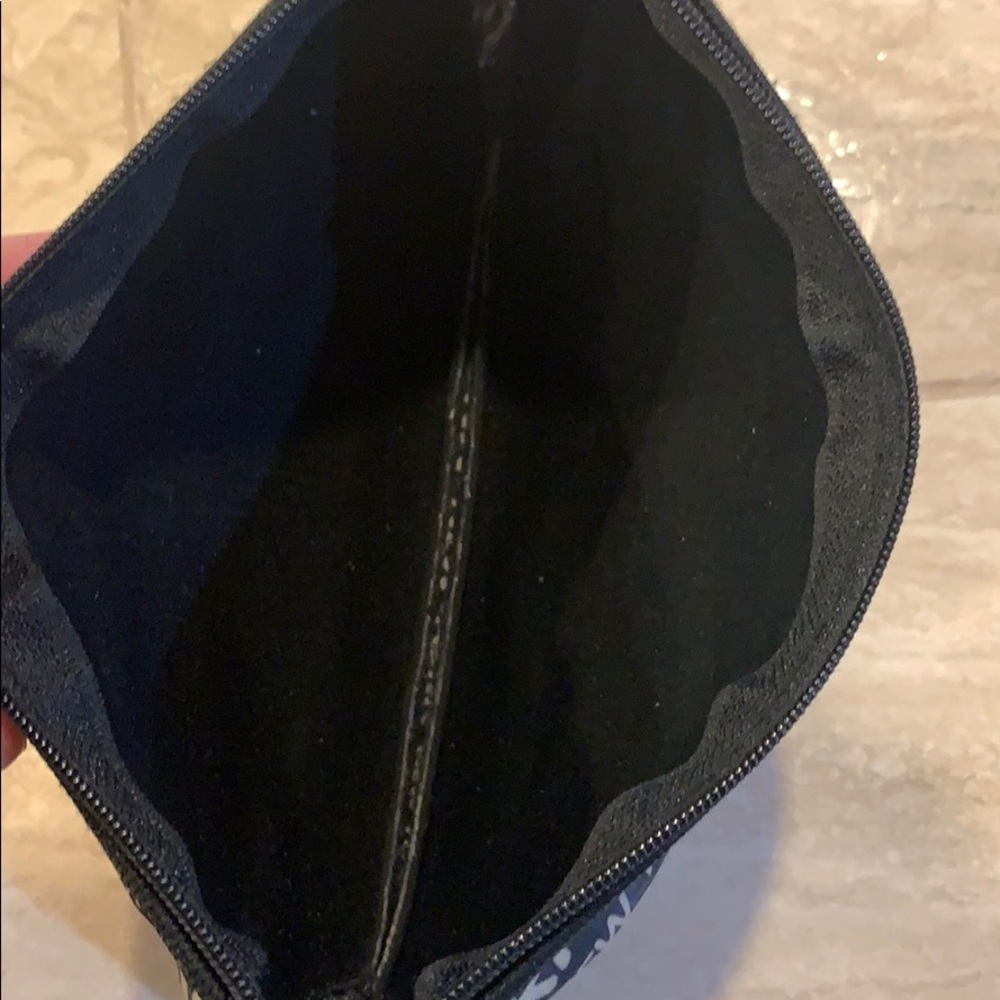 Makeup bag - Picture 2 of 2